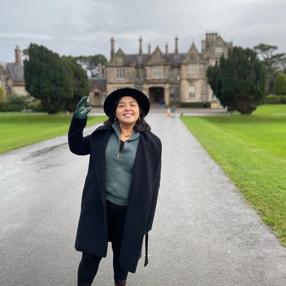 Meet your Seller/buyer/new friend, Madeline - Picture 2 of 4